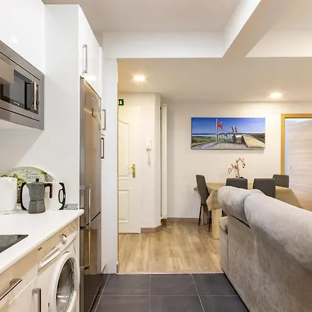 Hall V By Aston Apartment