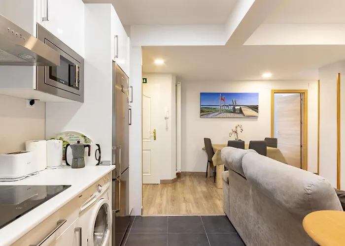 Hall V By Aston شقة