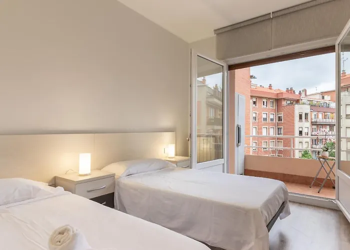 Hall V By Aston شقة