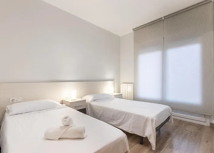 Hall V By Aston شقة